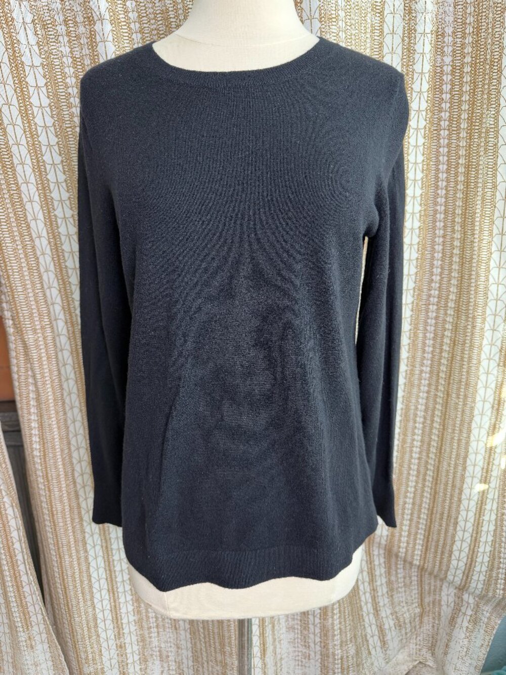 Talbots Women’s Medium Black Cashmere Blend Button Back Crewneck Sweater